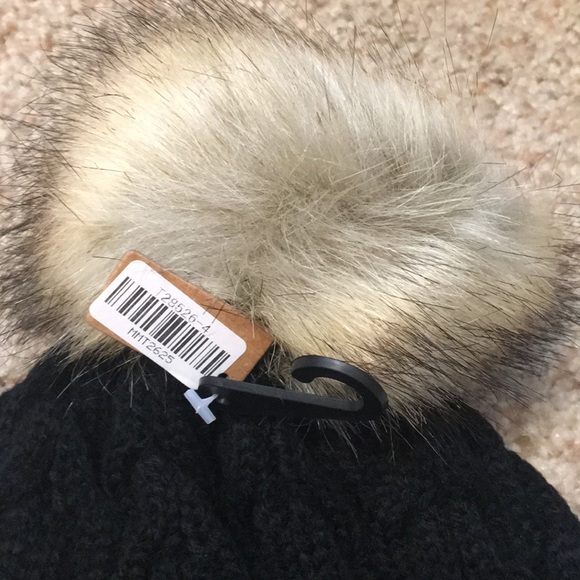 Pom black knit beanie with bill - Picture 4 of 4